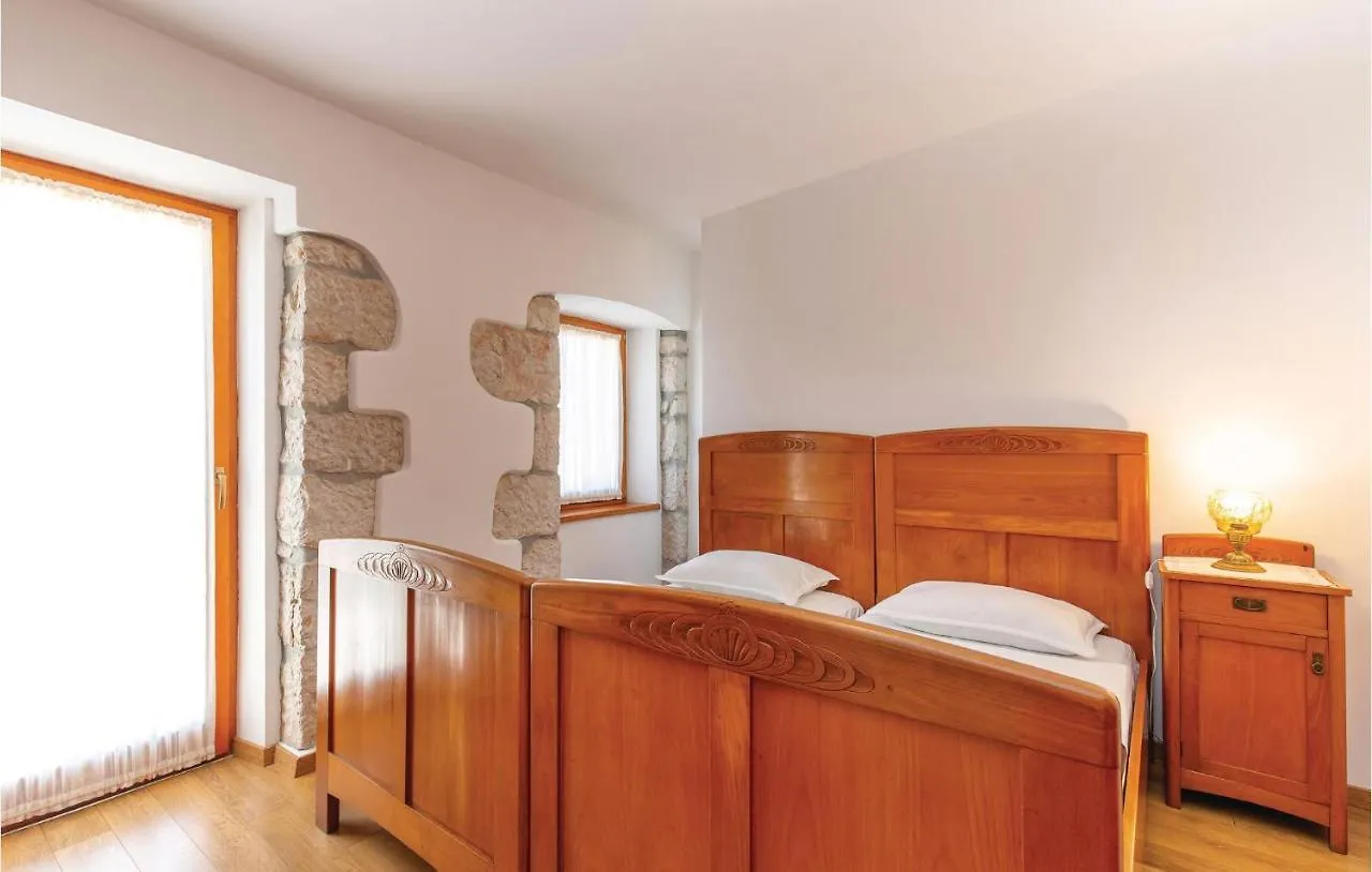 Lovely Home In Barci With Outdoor Swimming Pool Hébergement de vacances