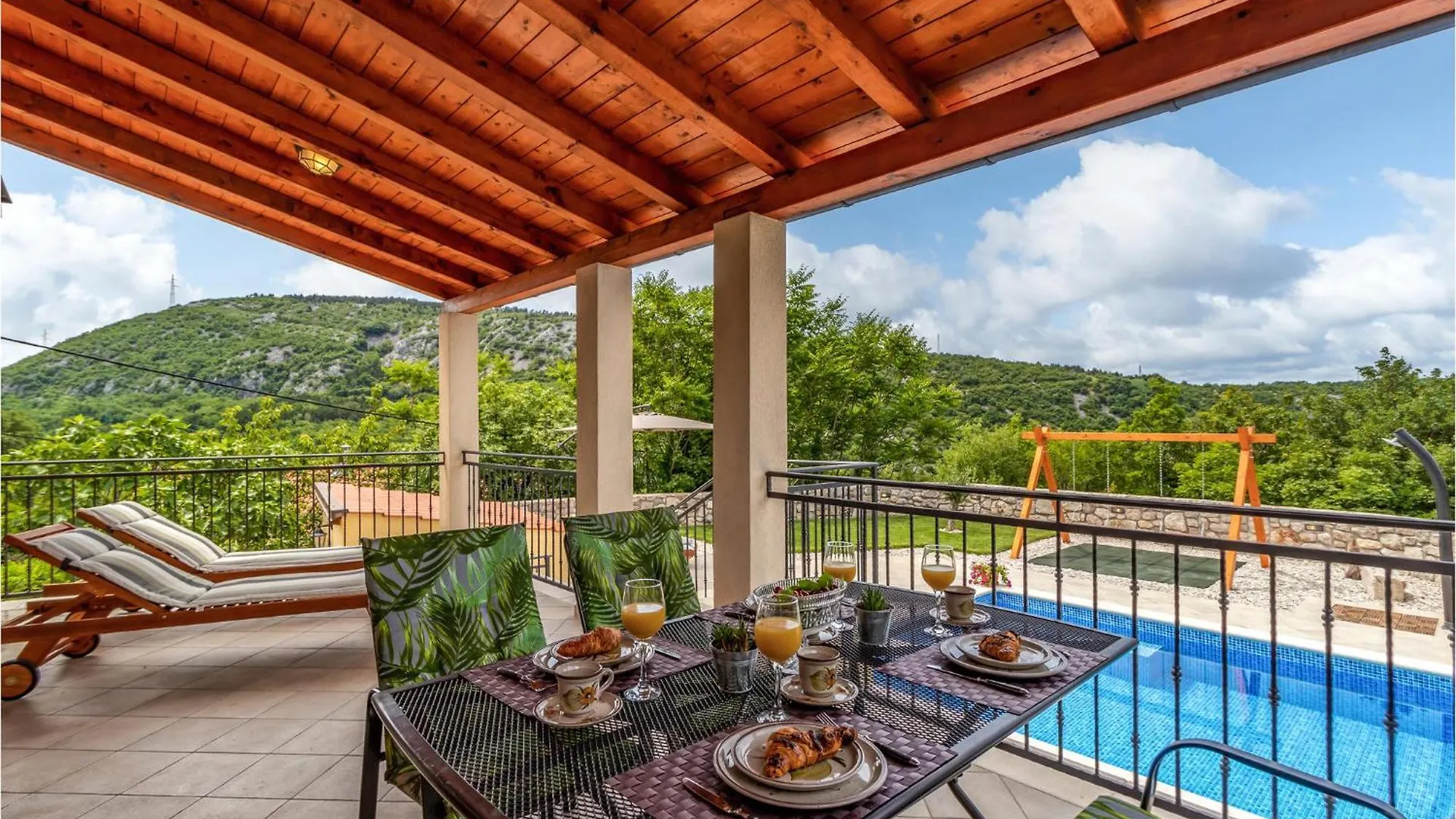 Lovely Home In Barci With Outdoor Swimming Pool Croatie