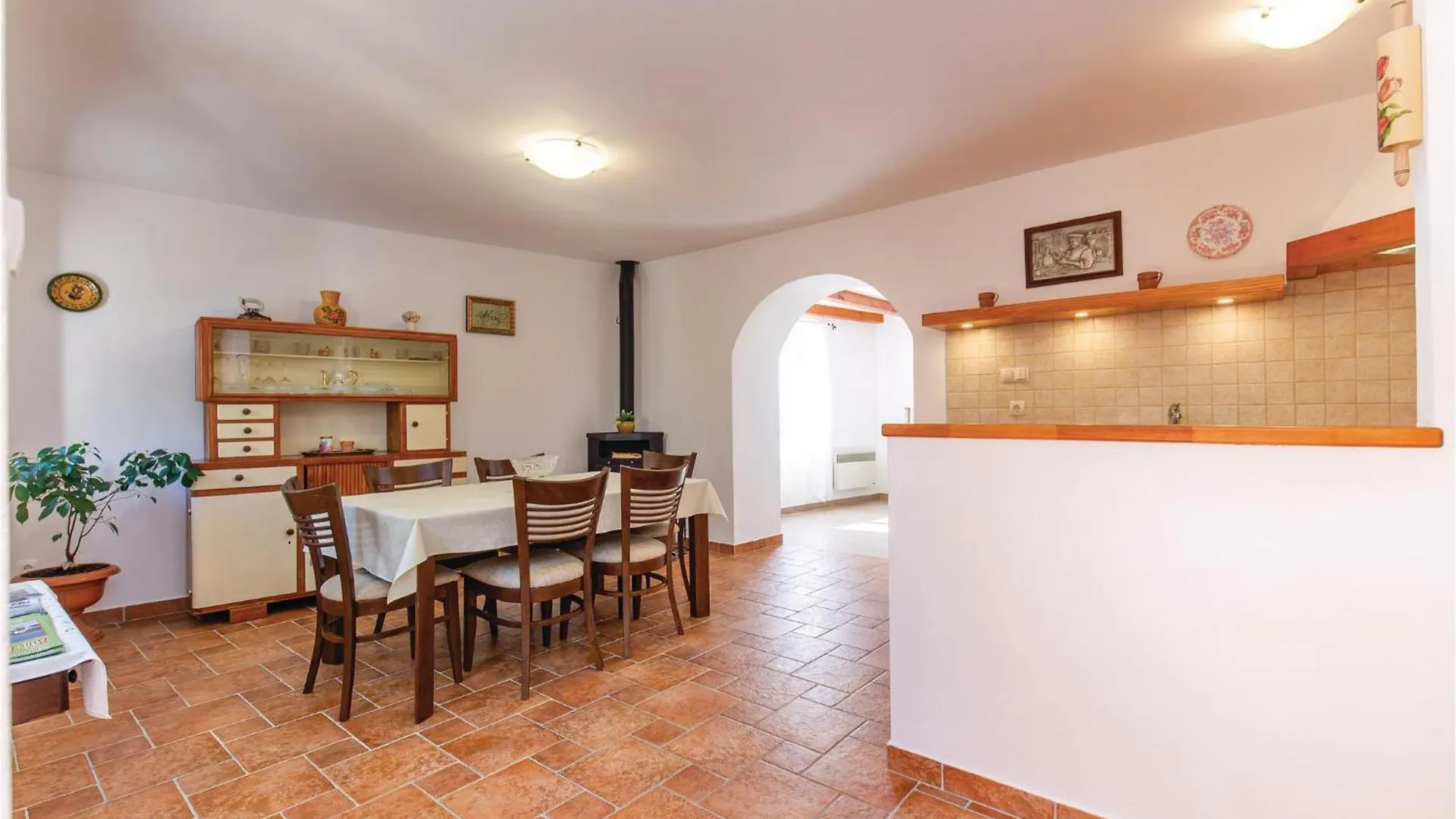 Lovely Home In Barci With Outdoor Swimming Pool קרואטיה