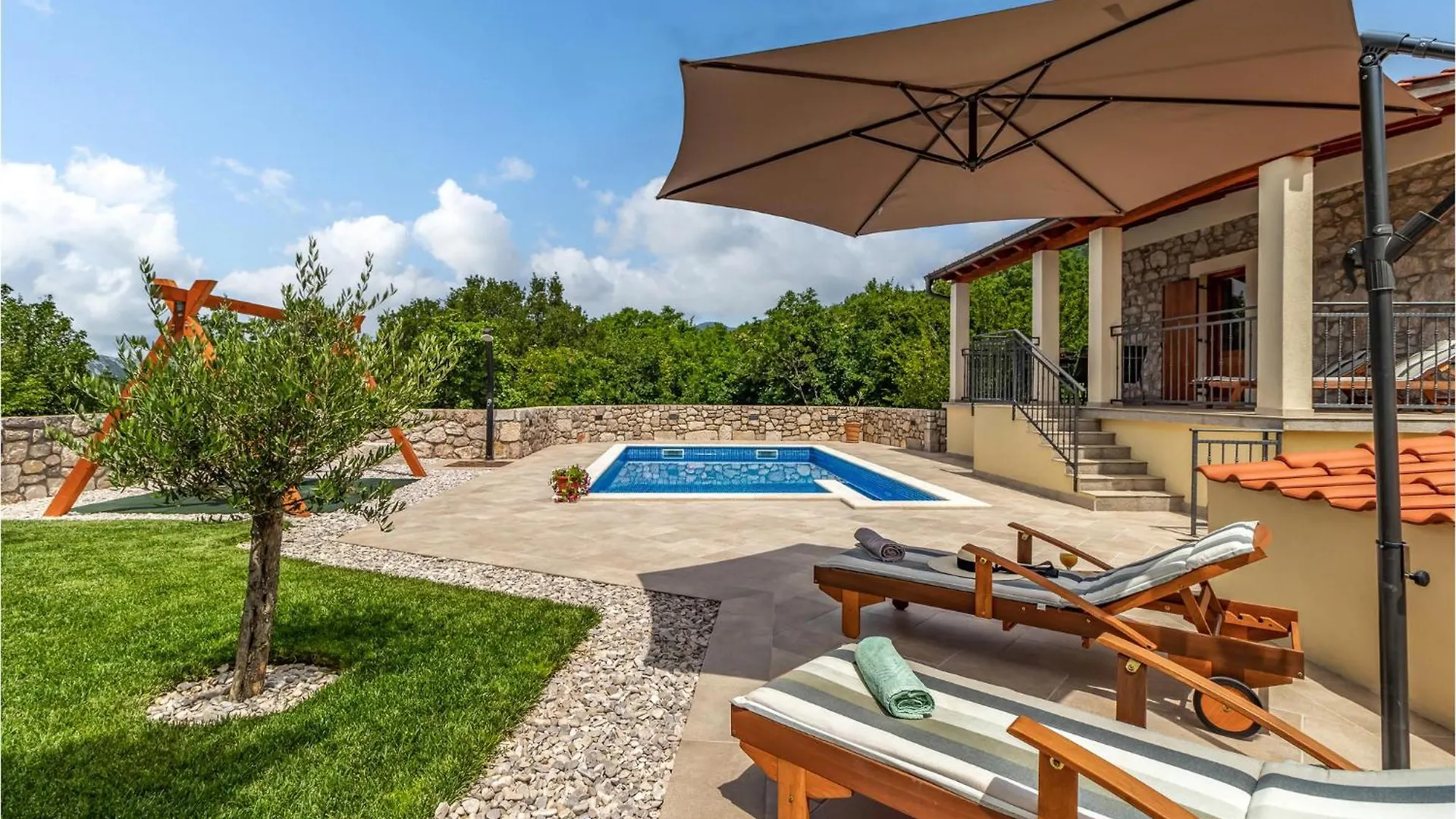 Lovely Home In Barci With Outdoor Swimming Pool Hébergement de vacances